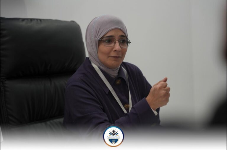 اجتماع أعضاء هيئة التدريس بكلية القانون