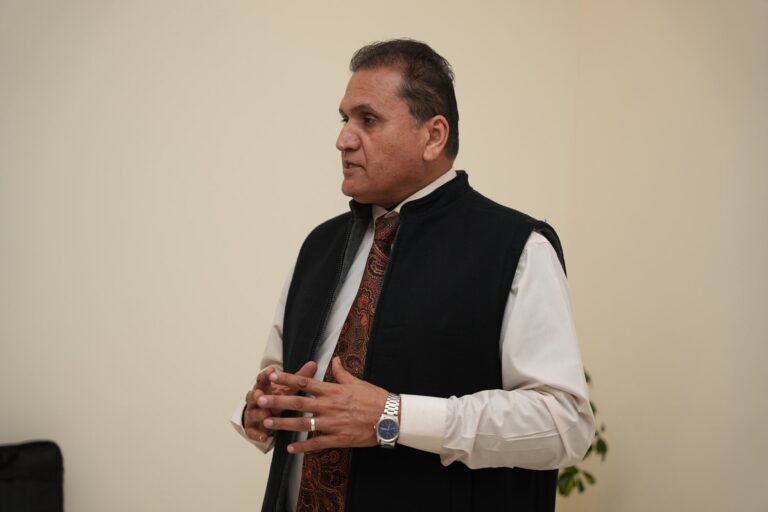 مواكبة التحول نحو الطاقة المستدامة.