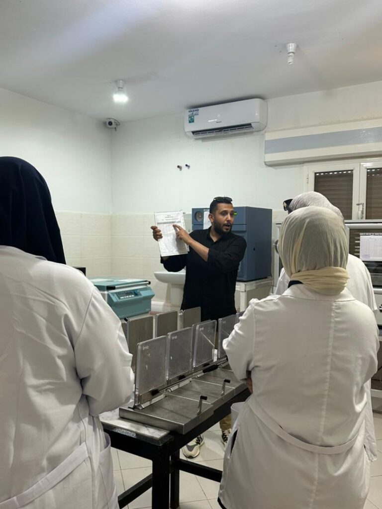 تعزيز الجانب التطبيقي وربط المعرفة النظرية بالواقع العملي